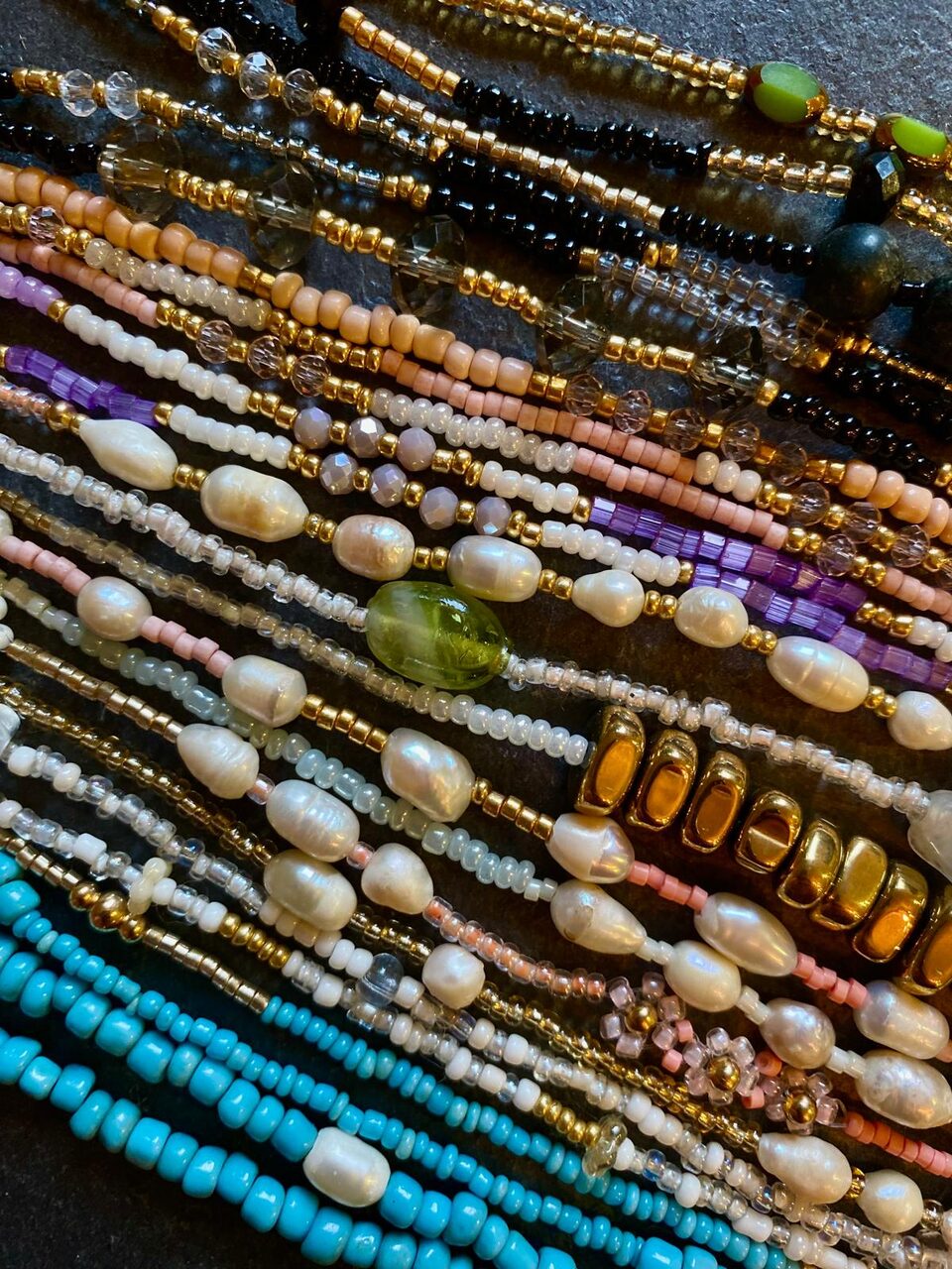 Handgemachte Brillenkette mit feinen Perlen